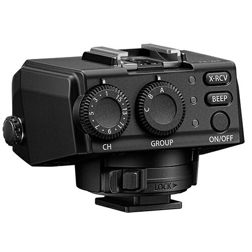 ■防塵・防滴・-10℃耐低温設計■通信距離最大30mの電波式ワイヤレス通信■最大3グループ・灯数無制限の多灯撮影に対応■直感的に設定できる操作性■シンクロ端子を搭載。スタジオ撮影などで使用するモノブロックストロボやジェネレーターを接続できます。■フラッシュが発光可能になったことを電子音で知らせる撮影準備完了通知を搭載しています。FRWR通信可能距離 : 約30m周波数 : 2.4GHz帯チャンネル数 : 15グループ数 : 3制御モード : RCV(コマンダーによる調光制御)、X-RCV(接続フラッシュによる調光制御)充電完了通知 : ビープ音外部端子 : シンクロターミナル(出力)電源 : 単4形アルカリ電池2本/単4形ニッケル水素電池2本動作可能時間 : 約6.4時間(単4形アルカリ乾電池使用時)使用可能温度/湿度 : -10℃〜40℃ / 30〜90%保存保証温度/湿度 : -20℃〜60℃ / 2010〜90%大きさ : 約59.1(幅)× 46.1(高さ)× 51.0(奥行き)mm(突起部含まず)質量 : 約75g(電池別)付属品 : ポーチ、取扱説明書、保証書電波式ワイヤレス撮影に対応したワイヤレスレシーバー