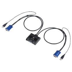 ■1組のUSBキーボード・USBマウス・ディスプレイで2台のパソコンを切り替えて使用できます■ケーブル一体型のコンパクトタイプなので設置の際に場所をとりません■ホットキーは[Ctrl]×2回または[Scr Lock]×2回から選ぶことができ、ご使用ソフトでホットキーが重なっても回避することができます■接続されたパソコンの電源を入れたまま、コンソールの切替が可能です■キーボードポートをエミュレーションしているため、再起動(リブート)時にポートを切り替えなくても完全起動が可能です■接続された2台のパソコンを同時に起動することが可能です■ソフトウェアのインストールが不要で接続するだけで切り替えて使用することができます■オートスキャン機能搭載で接続されたパソコンを自動で切り替えて、各パソコンを監視することが可能です■高解像度2048×1536ドットまで表示可能■パソコンのUSBポートより電源を供給し動作するためACアダプタが不要ですSWKVM2UUN対応パソコン：DOS/Vデスクトップパソコンまたはノートパソコン、Apple Macシリーズ(USB Aコネクタ メス、ミニD-sub(HD)15pinディスプレイコネクタを持つ機種)対応キーボード：USBキーボード※1、2、3対応マウス：USBマウス※3対応ディスプレイ：ミニD-sub(HD)15pinコネクタを持つマルチスキャンディスプレイ対応解像度：解像度2048×1536ドットまで表示可能。(DDC2B対応)対応OS：Windows 8.1、8、7、Vista、XP(32/64bit,各Editon対応)Windows Server 2012(R2)、Windows Server2008(R2)、Windows Server 2003(R2)Mac OSX、MacOS 9.0以降Linux(CentOS, uBuntu, OpenSUSE)インターフェース＜パソコン用＞：ディスプレイ：ミニD-sub(HD)15pinオス×2USB Aコネクタオス×2(マウス用と共用)＜コンソール用＞ディスプレイ：ミニD-sub(HD)15pinメス×1キーボード：USB Aコネクタメス×1マウス：USB Aコネクタメス×1切替方式：ホットキー切替(パソコンAとBを切替)・・[Ctrl]キーを2回連続して押す(ただし同じCtrlキー)または、[ScrLock]キーを2回連続して押す(どちらかを選択)消費電力：動作電圧-USBポートから電源供給：DC＋5V消費電流：280mA(最大)動作時温度・湿度：0〜40℃ 湿度80%以下(結露なきこと)保管時温度・湿度：-20℃〜60℃ 湿度80%以下(結露なきこと)サイズ：W77.99×D72×H24.35mm(本体サイズ)重量：252gケーブル長：0.9m付属品：取扱説明書(保証書付き)注意※1 キーボードに搭載されているUSBハブポートは本製品経由では使用することはできませんキーボードに搭載されている特殊ボタンなどドライバを要する機能についても本製品経由では使用することができません※2 指紋認証機能付キーボード、トラックパッド付キーボードなどでは動作しないことがあります※3 Blutoothキーボード・Bluetoothマウスは非対応ですご注意すべてのパソコン・キーボード・マウスの動作を保証するものではありませんキーボード、マウスにおいてドライバのインストールを要する特殊なボタン、ファンクションキーについては本切替器経由では動作しないことがありますワンタッチボタンによるレジューム・サスペンド機能は対応しておりません指紋認証機能付きキーボード、タッチパッド機能付きキーボードには対応しておりません。ノートパソコンにも対応したパソコン自動切替器