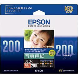 ■長期間色あせにくい高品質な写真をプリントできる写真用紙 光沢。新しいフォトインクとの組み合わせにより、いままでに ない優れた耐光性・耐水性を実現しています。つややかに 仕上がるのでデジタルカメラで撮った記念写真等をアルバムに 入れたり、フォトフレームに入れて飾れます。鮮やかで楽しい 思い出を大切に守ります。KKG200PSKR■用紙種類：光沢紙■インク対応：顔料対応/染料対応■サイズ：KGサイズ■入数：200枚■紙厚/タイプ：0.27mm/厚手■対応プリンタ：インクジェット長期間色あせにくい、耐光性・耐水性に優れた光沢写真用紙。