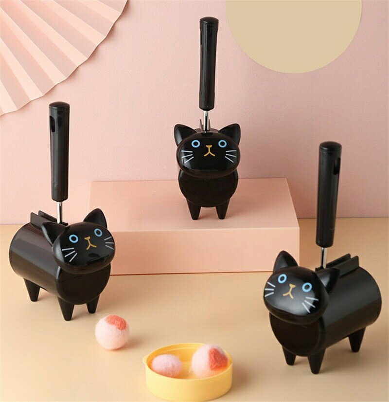 ■ 商品内容粘着式クリーナー■ 素材ABS+PP■ カラー写真の通り■ サイズ写真通り■ 生産国中国■ 注意書き※綿の入り具合によって、高さが均一になっていない商品もございます。※商品写真は、できる限り現品を再現するように画像処理などの補正を行っておりますが、ご利用のモニターや環境により差異が生じます。予めご了承ください。※圧縮したままでお届けする場合はございますため、到着後、ポンポンと叩いて綿を伸ばしてやると本来の形に戻ります※上記の数値は、実測によるものです。多少の誤差はご容赦ください。※仕様は予告なく変更される場合があります。（ご使用に差し支えない程度）・お客様が通常と同じお買い物ステップで安心して海外の商品を購入できるよう、楽天市場から指定を受けた委託先である（株）コマースロボティクスが、当店の店舗運営業務を行います。・当店でご購入された商品は、原則として、「個人輸入」としての取り扱いになり、中国の浙江省からお客様のもとへ直送されます。・個人輸入される商品は、すべてご注文者自身の「個人使用・個人消費」が前提となりますので、ご注文された商品を第三者へ譲渡・転売することは法律で禁止されております。・ご注文後、5営業日以内に配送手続きをいたします。配送作業完了後、7〜9日程度でのお届けとなります。