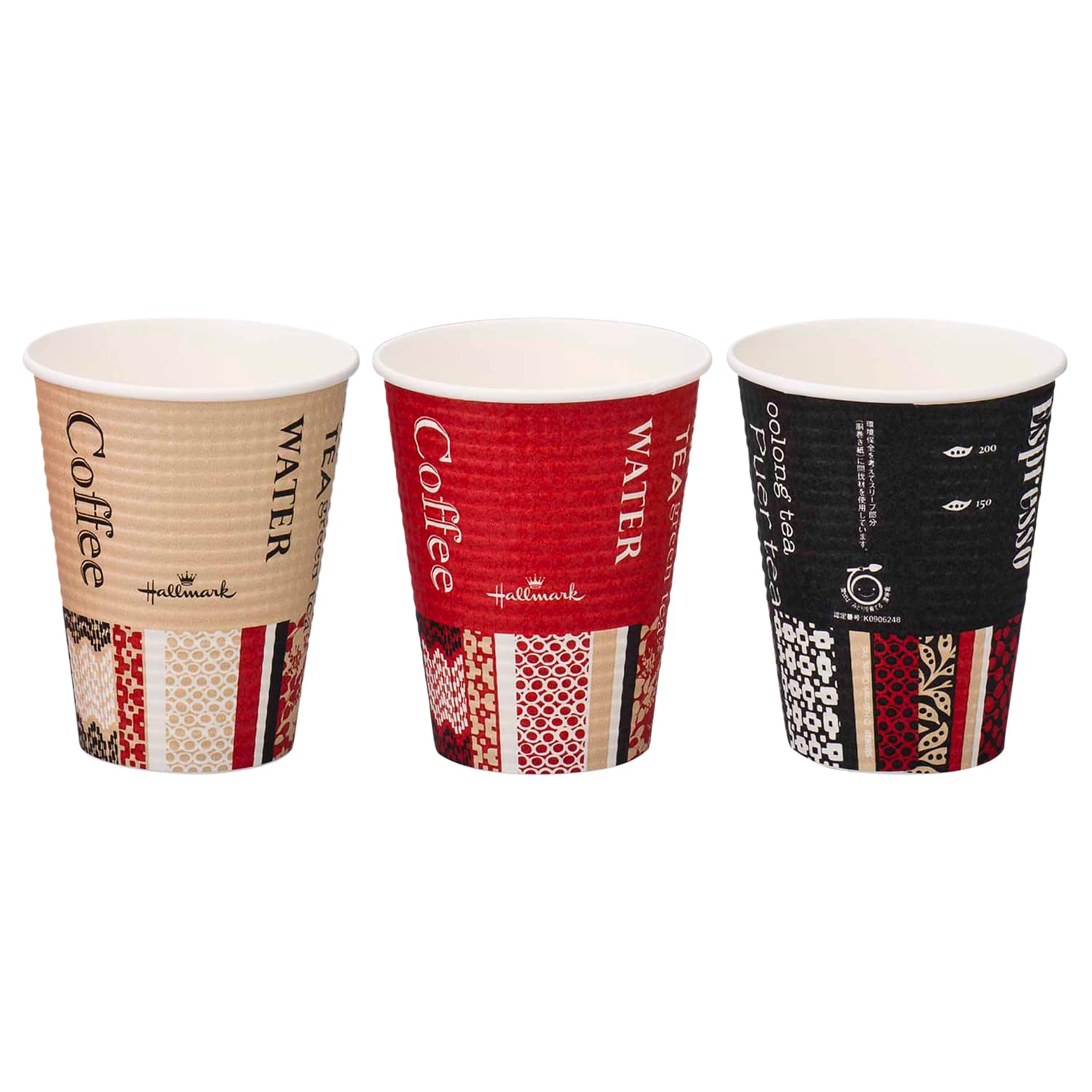 【カフェ風デザインの3柄アソート紙コップ】 落ち着いたカフェテイストのデザインを採用した紙コップでベージュ赤ブラックの3柄が入ったアソートタイプです。複数のデザインが入ることでテーブルや休憩スペースに彩りを与え来客用やイベント時のドリンク提供でも雰囲気を演出できます。オフィスや店舗イベントなどさまざまなシーンで使いやすいおしゃれな紙コップです。 【210mlの使いやすい容量サイズ】 約210mlの容量でコーヒー紅茶お茶などのホットドリンクからジュースなどのコールドドリンクまで幅広く対応できるサイズです。来客用ドリンクやオフィスの休憩用イベントの配布用など幅広い用途で使いやすい容量設計です。日常使いから業務用途まで幅広いシーンで活躍する便利な紙コップです。 【エンボス加工で持ちやすい紙カップ】 カップ外側にはエンボス加工が施されており表面の細かな凹凸によって滑りにくく持ちやすい設計になっています。ホットドリンクを入れた際も手にフィットしやすく快適に使用できます。コーヒーや紅茶などの温かい飲み物を提供する際にも扱いやすい実用性の高い紙カップです。 【内面ポリエチレンラミネート加工】 カップの内側にはポリエチレンラミネート加工を施しており飲み物の水分が紙に染み込みにくい仕様です。ホットドリンクにもコールドドリンクにも対応できコーヒー紅茶お茶ジュースなどさまざまな飲み物に使用できます。安心して使える使い捨て紙コップです。 【安心して口を付けられるロール口】 飲み口部分はロール加工が施された設計で口当たりがやさしく快適に飲むことができます。フチ部分はしっかりと丸められているため強度もありドリンクを飲む際の安心感を高めています。来客用や店舗用としても使いやすい紙コップです。 【対応蓋でテイクアウトにも対応】 対応蓋CRU2150E CRU2150EBKを使用することでテイクアウト用ドリンクカップとしても使用できます。カフェやイベント販売屋外販売など持ち運びが必要なシーンでも便利に使える紙コップです。 【日本製で安心の品質】 日本国内で製造された紙コップで品質管理が行き届いています。食品用途として安心して使用できオフィスや店舗イベント来客用などさまざまな用途で活躍します。使い捨てながら品質に配慮された日本製紙コップです。 【使い捨てで衛生的に使用可能】 使い捨てタイプの紙コップなので洗浄の手間がなく衛生的に使用できます。来客用ドリンク提供イベントの配布用カップなど多くの人が使用する場面でも安心して使える便利な紙コップです。 【幅広いシーンで活躍する紙コップ】 カフェテイクアウトオフィス会議イベントアウトドア家庭など幅広いシーンで使用できます。使い捨てタイプのため準備や後片付けが簡単でドリンク提供をスムーズに行える便利な紙コップです。 【ドリンク提供に便利な使い捨てカップ】 コーヒー紅茶お茶ジュースなどさまざまな飲み物に対応できる紙コップで日常のドリンク提供を快適にします。家庭用から業務用まで幅広い用途で活躍する実用的な使い捨て紙カップです。