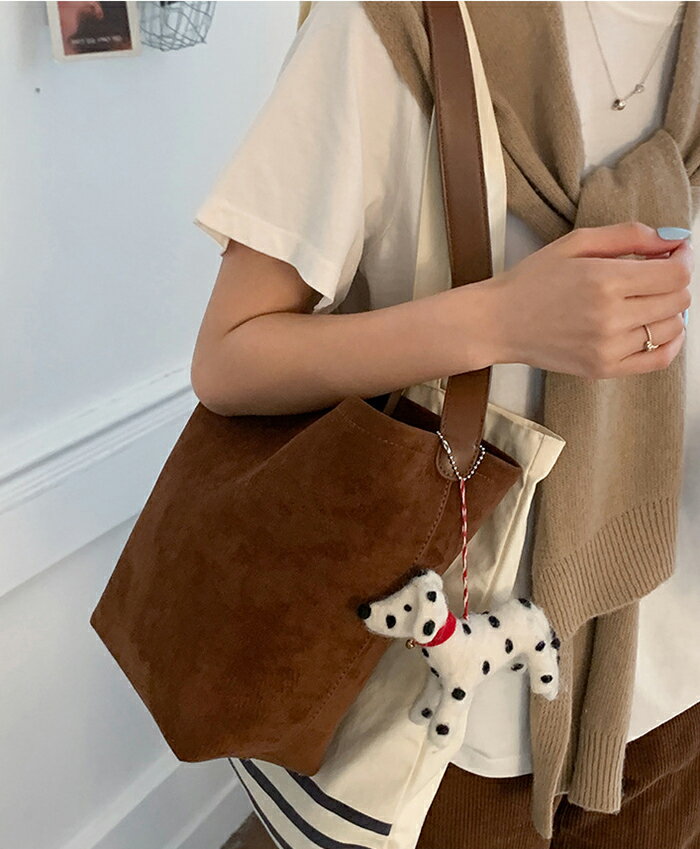 スウェードビッグトートバッグ　ブラウン スウェードビッグトートバッグ（トートバッグ）｜ETRÉ TOKYO