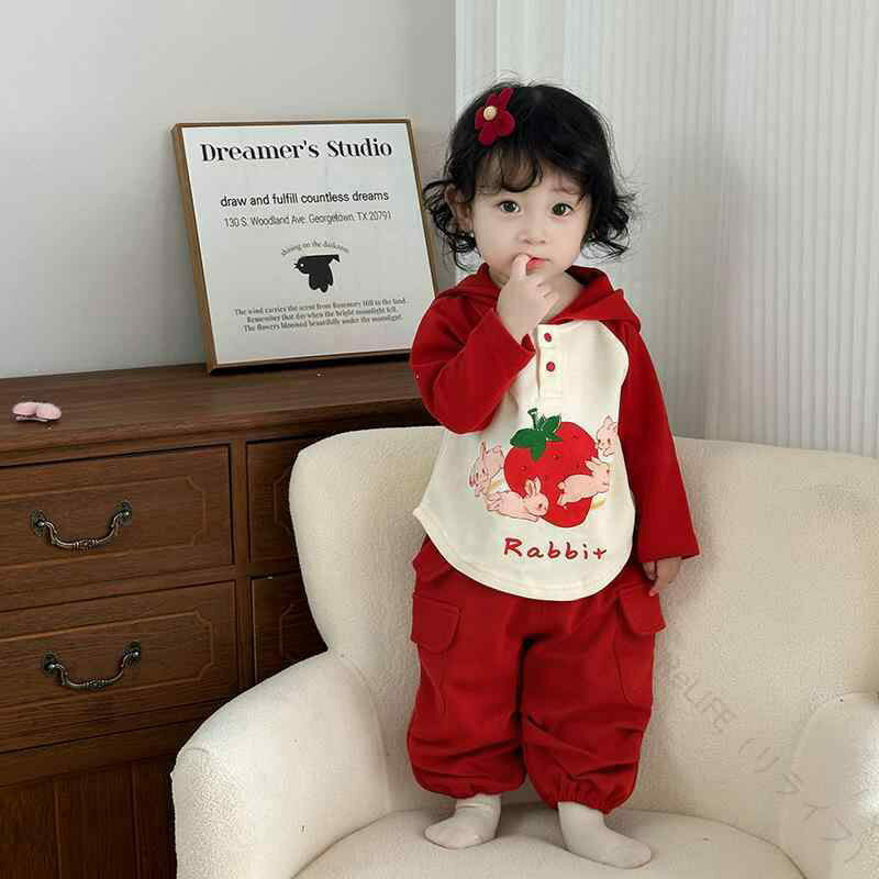 子供服 女の子 キッズ ベビー 女児 1歳 2歳 3歳 4歳 いちご柄 パーカー 長袖 スウ...