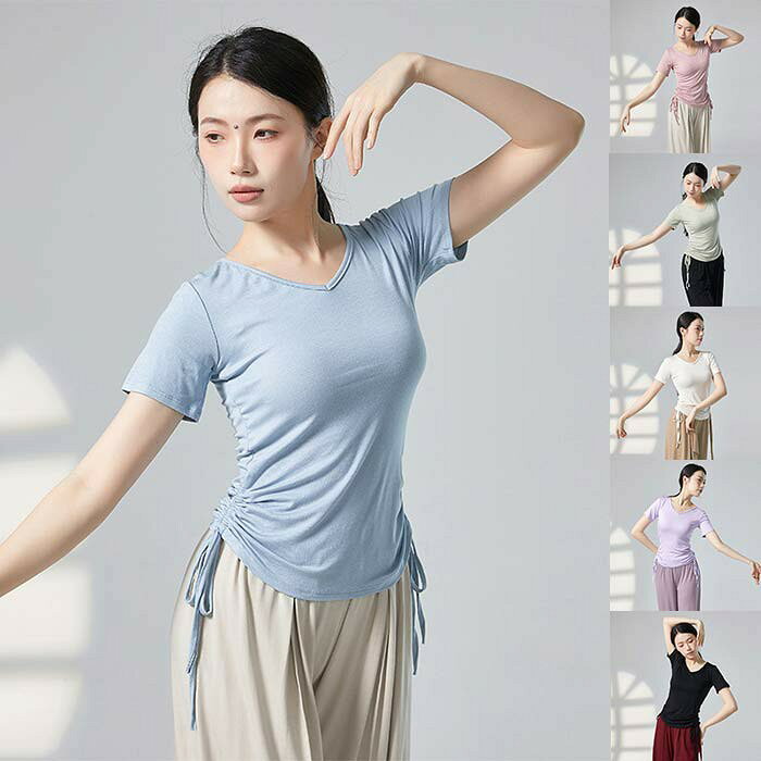 商品バレエ トップス素材コットンサイズS 着丈49cm バスト80cm 袖丈16cm 体重目安42-47kgM 着丈50cm バスト84cm 袖丈16.5cm 体重目安47-52kgL 着丈51cm バスト88cm 袖丈17cm 体重目安52-57kgXL 着丈52cm バスト92cm 袖丈17.5cm 体重目安57-65kgXXL 着丈53cm バスト96cm 袖丈18cm 体重目安65-72kgご了承いただきたいこと:・採寸サイズなので若干の誤差がある場合がございます。・お使いのモニターの設定状況により、実際のカラーの色味と異なる場合ございます。・機械による生産過程において、どうしても生地を織る際の糸の継ぎ目や多少のほつれ等が生じている場合がございます。・万が一、欠品の場合、メールにてご連絡いたします。以上を、ご了承の上お買い求め下さいませ。バレエ トップス Tシャツ 半袖 Vネ S M L XL XXL ブラック 灰藍 杏色 パープル グリーン ピンク