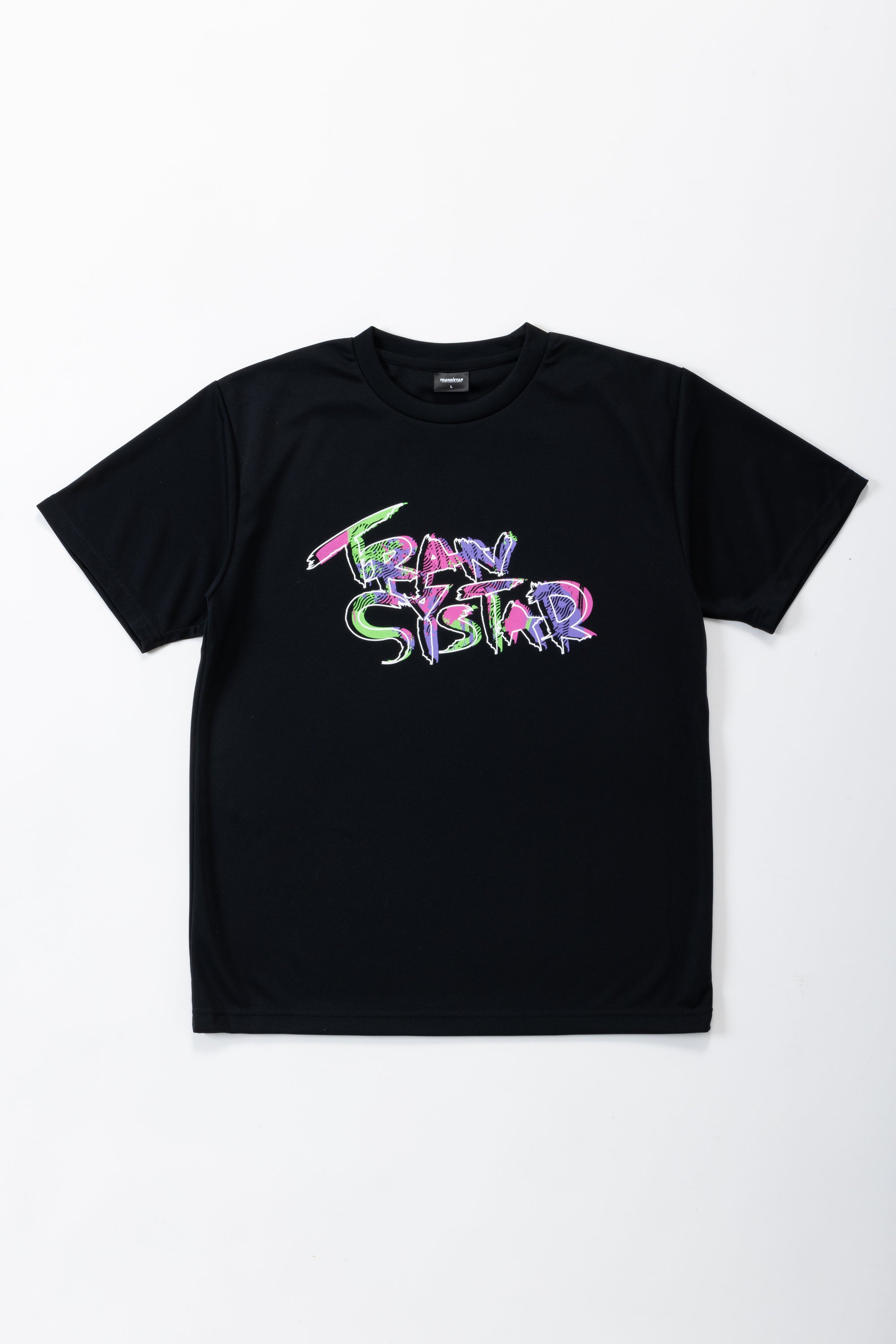 品番 HB24TS06 ブランド TRANSISTAR(トランジスタ) 詳細 【商品名】 半袖ドライTシャツ「Graffiti」 【カラー】 ブラック 【素材】 ポリエステル(ドライ)100% 【サイズ】 S ：着丈65/身巾47/袖丈/20 M ：着丈68/身巾50/袖丈/21 L ：着丈71/身巾53/袖丈/22 XL ：着丈74/身巾56/袖丈/23 【特徴】 ウォールアート、グラフティーの世界観をTRANSISTARのフィルターを通して表現。 グラフィカルなデザインで目をひくアイテムです。 ポリエステル(ドライ)100%