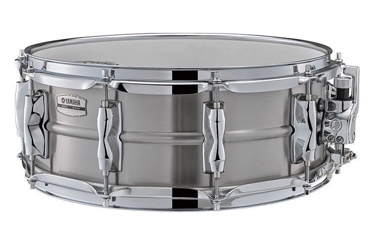 【Recording Custom Stainless Steel Snare】 14"x5.5"/13"x6.5"のスネアドラムには、コントロール性を追求したハイカーボンスティールワイヤー20本を搭載。14"x6.5"/14"x7"の深胴モデルには、パワー感あるサウンドに合う25本ワイヤーを採用しています。 更に、14"x5.5"のスネアドラムのみ、スティーブ・ガッド氏の要望による10本タイプスネアをオプションとして同梱。繊細かつ明快なサウンドを実現します。 ■RLS1455 14"x5.5"ステンレススティールシェルのスネアドラムです。華やかさと軽やかさをあわせ持ち、タイトなまとまり感が特長。メタルスネアの定番モデルです。