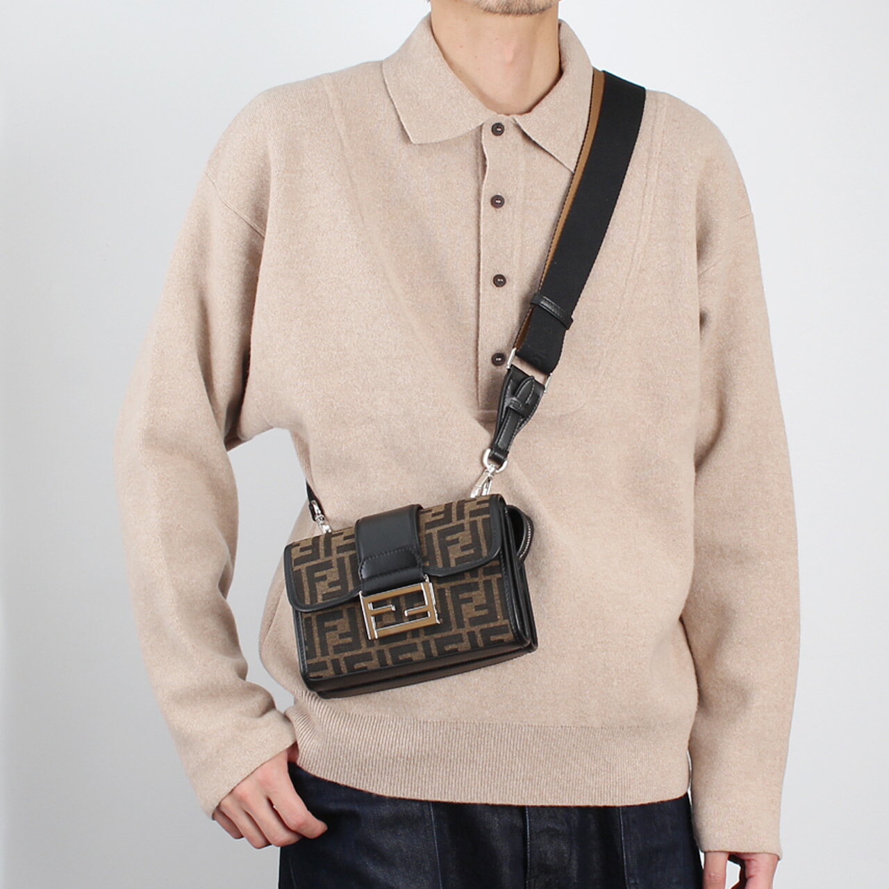 Rakuten - フェンディ FENDI バッグ ショルダーバッグ BAGUETTE DOUBLE FF JACQUARD BAG [バゲットダブルFFジャカード バッグ] メンズ 7VA649 ALWK