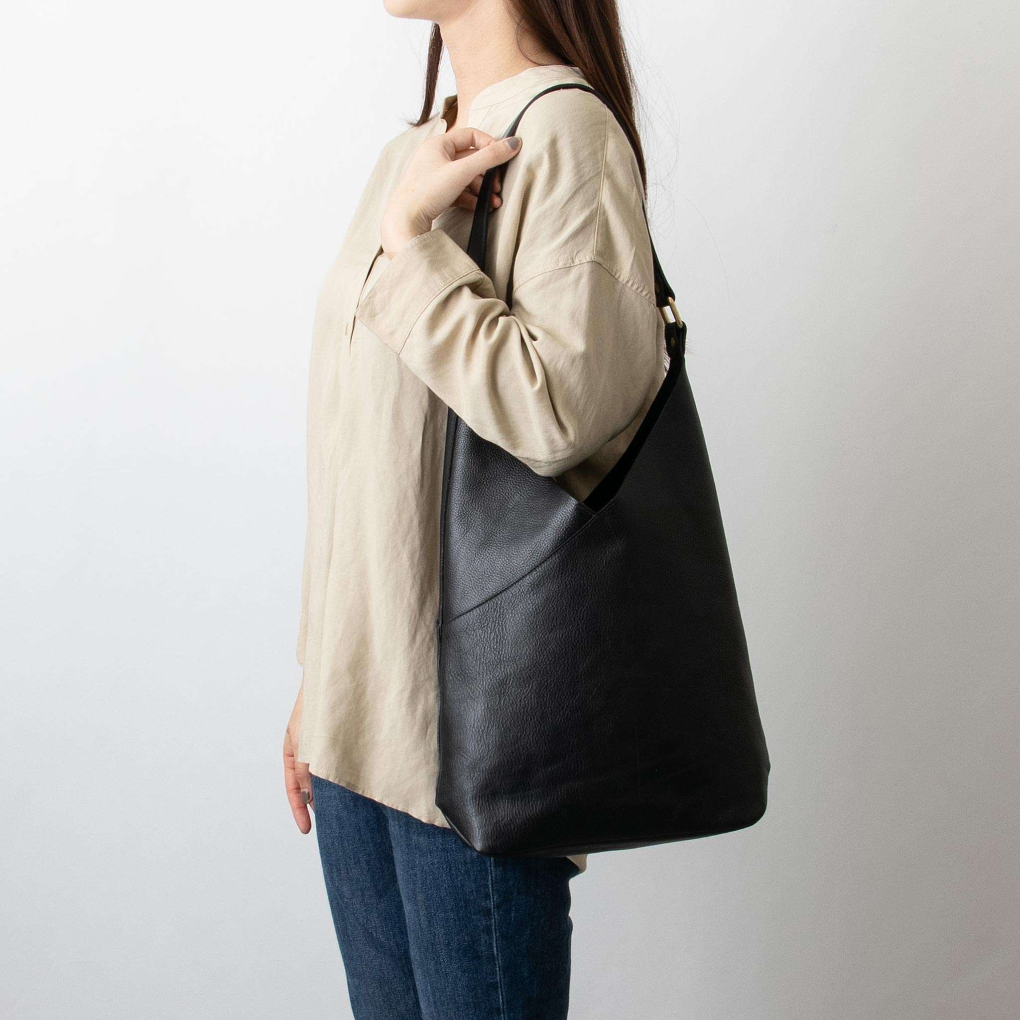 Rakuten - 【ポイント3倍＆1000円クーポン】イルビゾンテ IL BISONTE バッグ レディース ショルダーバッグ MALIBU SHOULDER BAG BSH189 PV0001