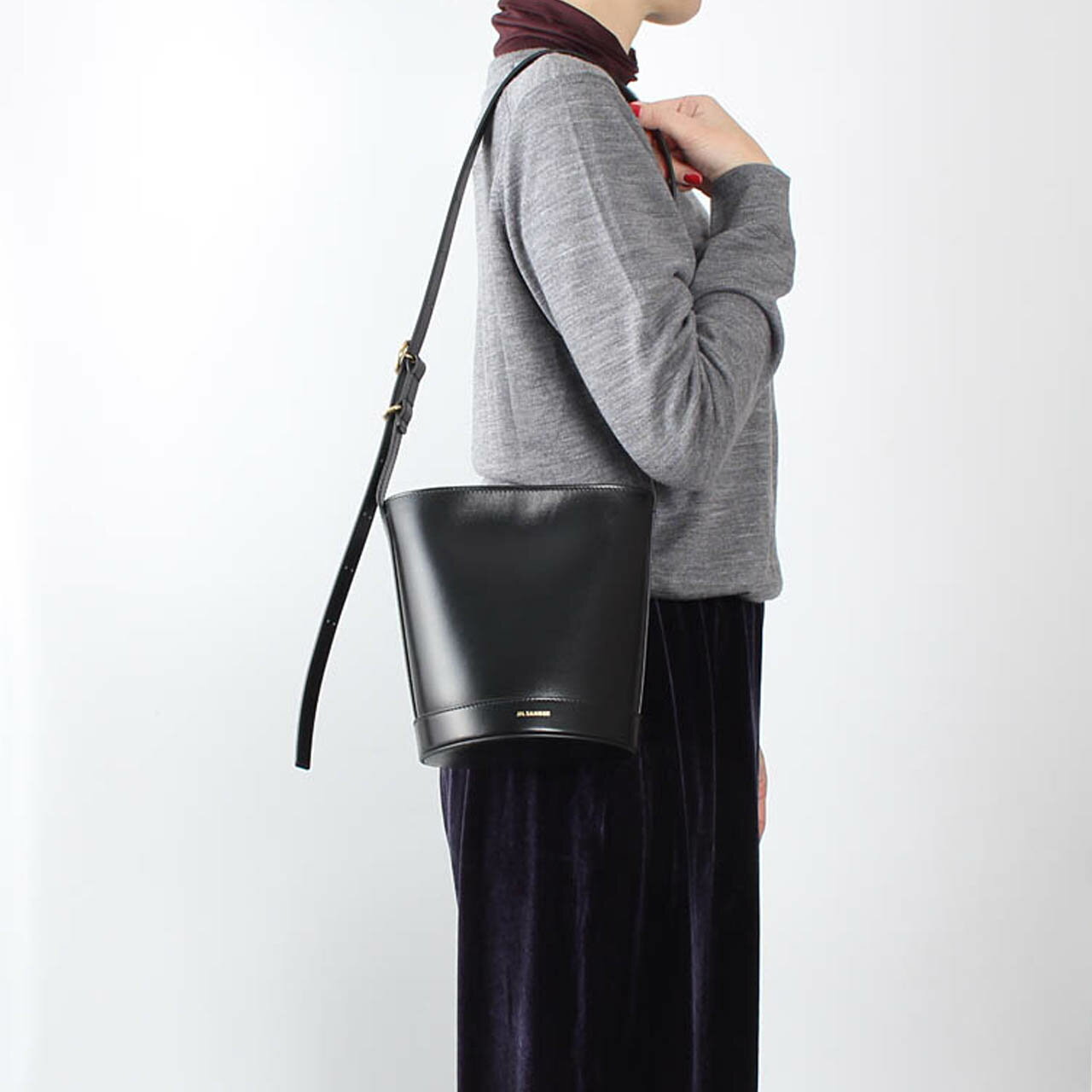 ���륵����� JIL SANDER �Хå� ���������Хå� CANNOLO BUCKET BAG [����Ρ��� �Х��åȥХå�] ��ǥ����� J07ZH005...