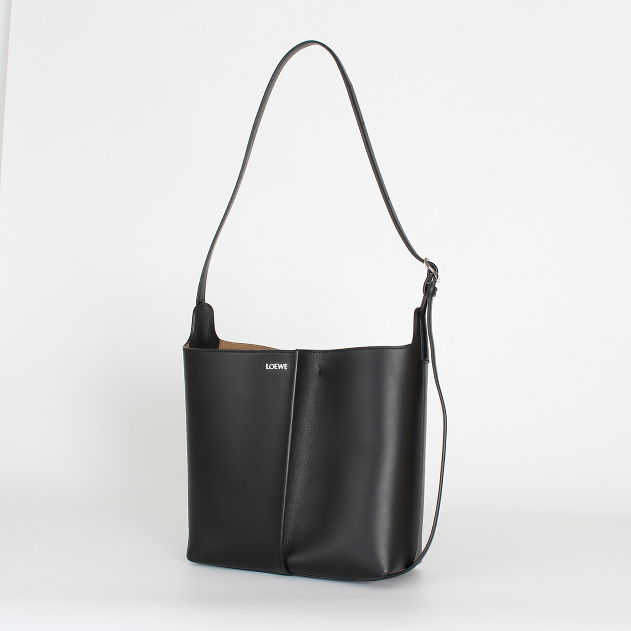 Rakuten - 【ポイント3倍＆1000円クーポン】ロエベ LOEWE バッグ ショルダーバッグ BILBAO BUCKET MEDIUM [ビルバオ バケット ミディアム] レディース AWRAWRPX01 SMOOTH CALF