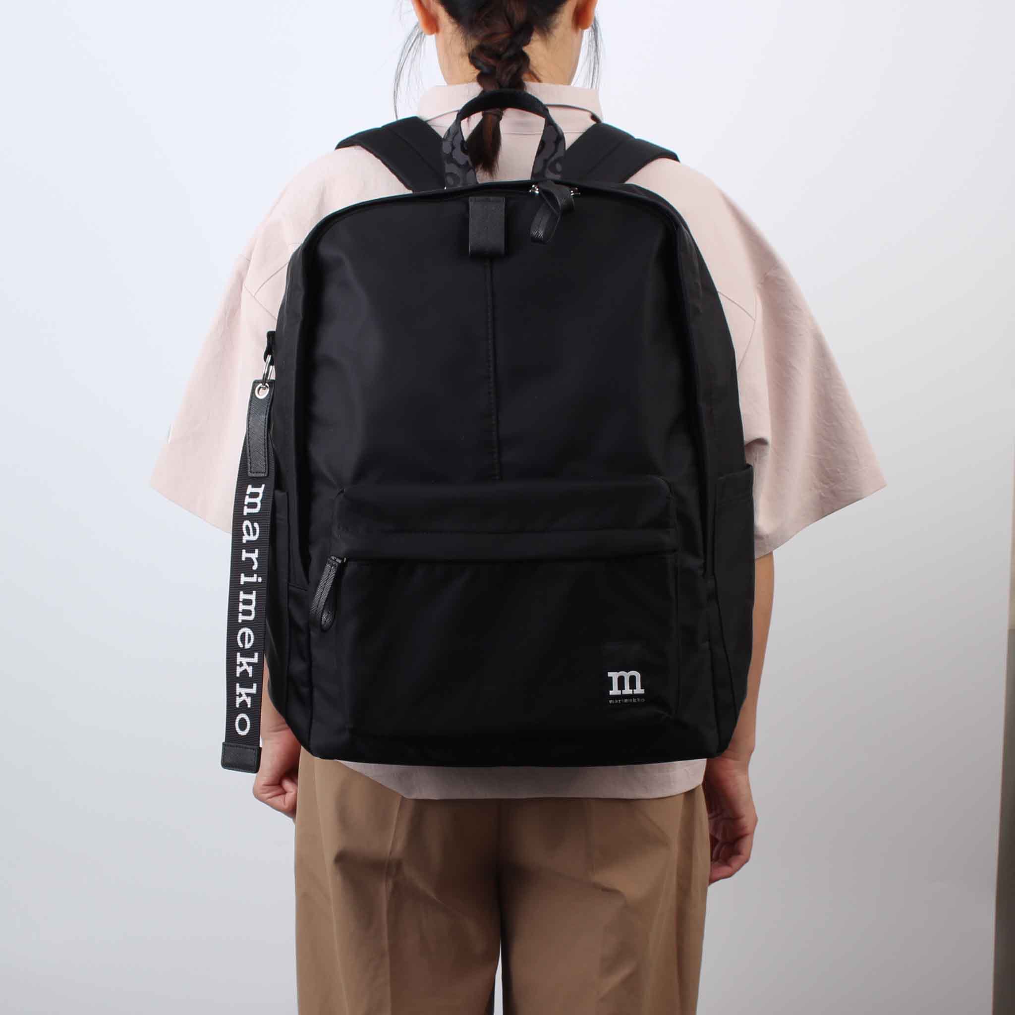 Rakuten - 【ポイント3倍】マリメッコ MARIMEKKO バッグ バックパック（リュック） ZIP TOP BACKPACK SOLID レディース 093325【レイングッズ】