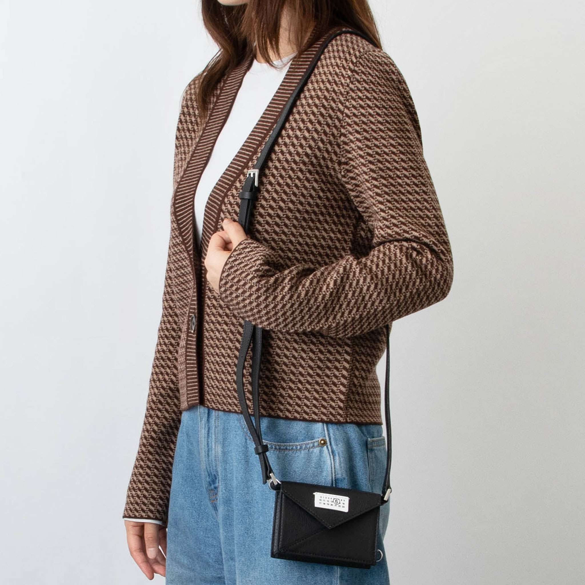 エムエム6 メゾンマルジェラ MM6 MAISON MARGIELA バッグ レディース ショルダーバッグ JAPANESE 6 MINI CROSSBODY BAG [ジャパニーズ 6] SB6ZI0006 P5691 T8013 BLACKのサムネイル