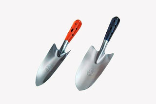 商品情報全長292mm幅太：82mm細：61mm高さ31mm厚さ1.2mm材質スチール・メッキ