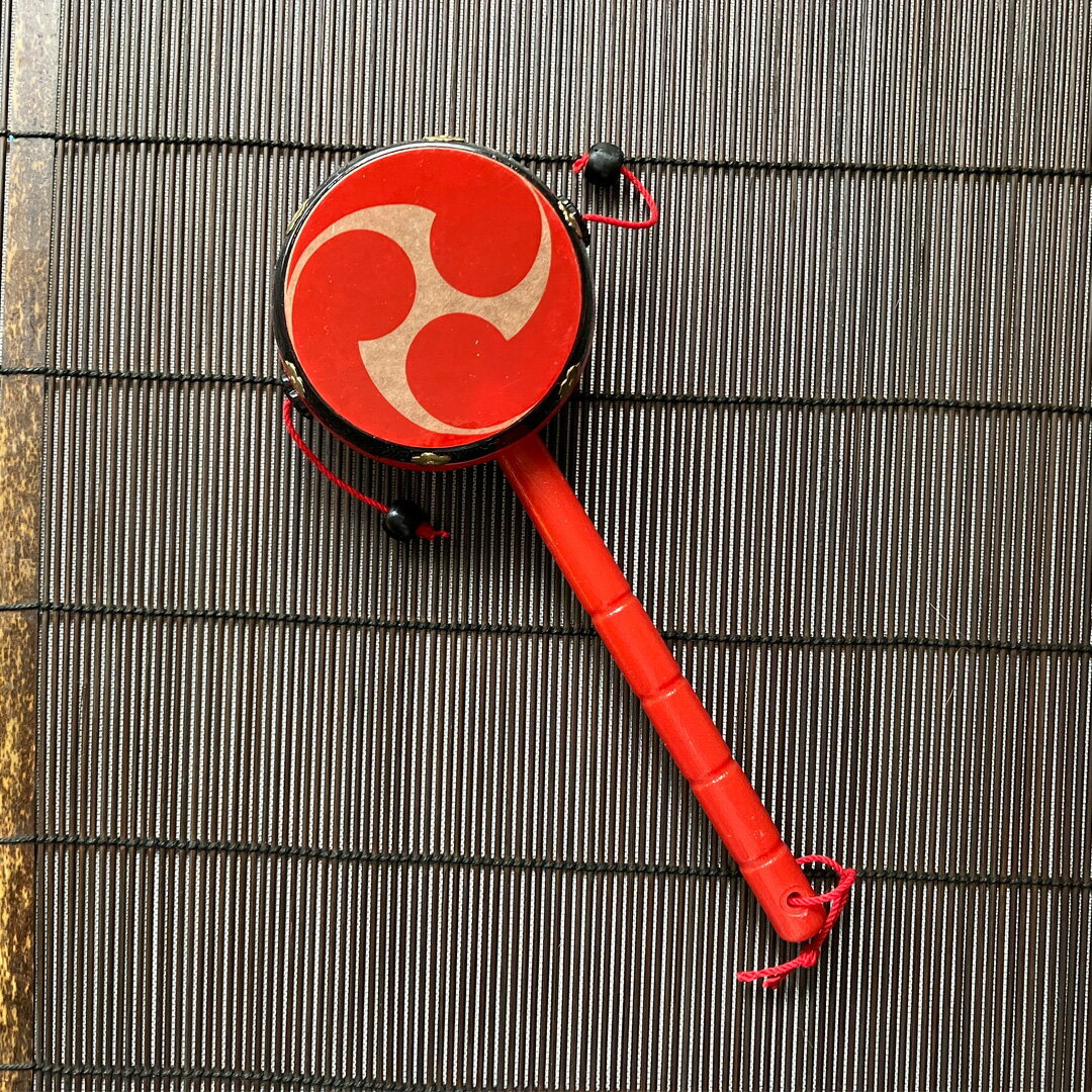 ＜でんでん太鼓＞昔懐かしいおもちゃです。懐かしい おもちゃ 民芸玩具 伝統玩具 ガラガラ カチカチ ラトル 赤ちゃん 厄除け【送料無料】
