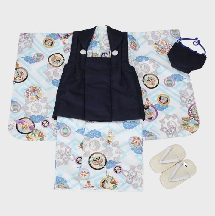 七五三・男児きもの、被布コートセット・男の子にも和装を・きもの+被布コート+巾着+雪駄+長襦袢。身丈79cm 袖丈57cm 裄41cm