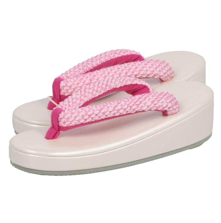 七五三・女児絞り草履。チェリーピンク、七五三やお祝い事などにお使いいただける草履です。