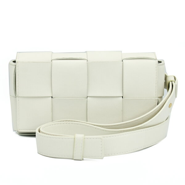 乐天商城 - BOTTEGA VENETA ボッテガヴェネタ ミニカセット ベルトバッグ カーフ ホワイト 668572【送料無料】【中古】【D7137】