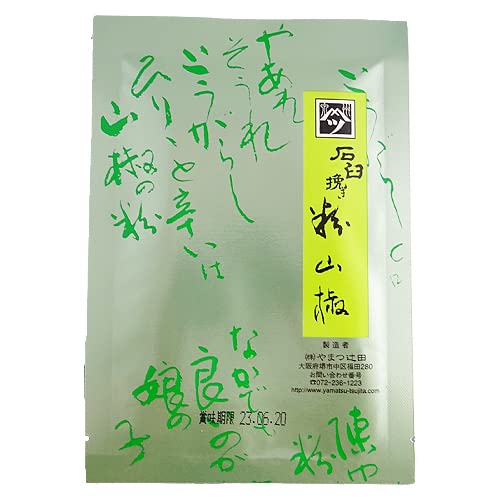 商品情報 商品の説明 ・色と香りに優れた朝倉山椒100％使用。 ・熟練職人による昔ながらの石臼製法で生産されています。 ・和風香辛料づくり百余年の「やまつ辻田」が誇る逸品です。 主な仕様 原材料　　：　山椒（国産） 内容量　　：　10g 賞味期限　：　1年 保存方法　：　冷暗所　長期保存の場合は冷蔵 製造元　　：　株式会社　やまつ辻田