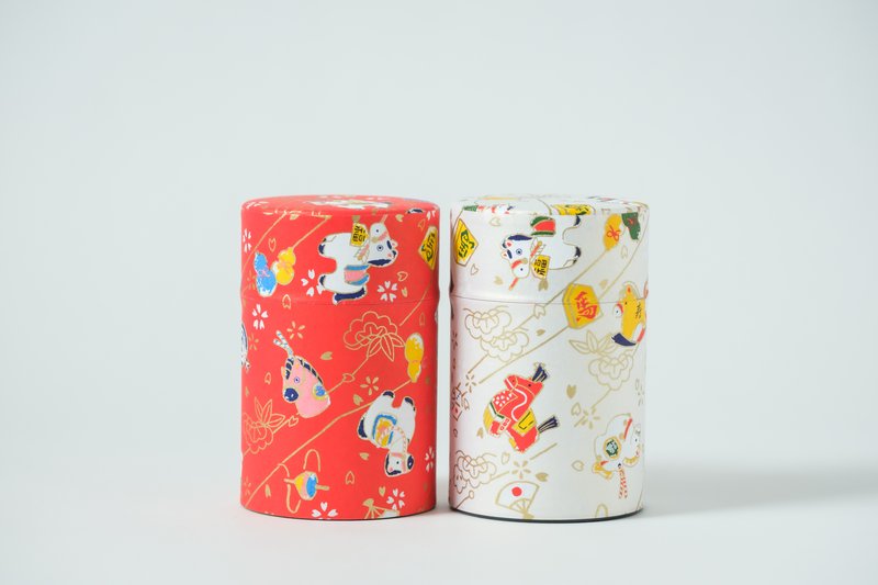 楽天お茶と海苔の専門店　老舗大佐和【絶賛販売中】干支缶（午うまver） 濃煎茶50g入×2本　赤色と銀色 ※人気色セット