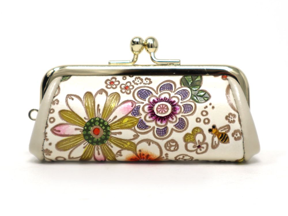 【可愛い皮革伝統工芸 文庫屋「大関」】みつばち 印鑑入れ