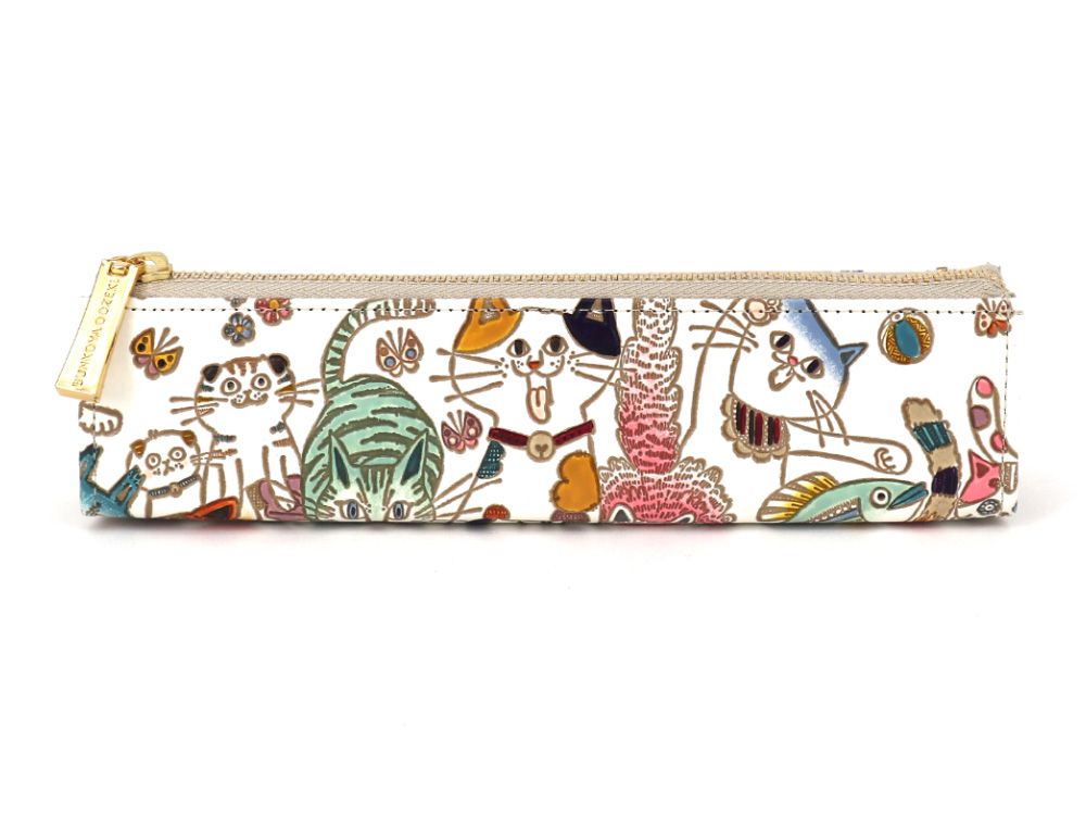 ネコ集合三角マチのペンケース