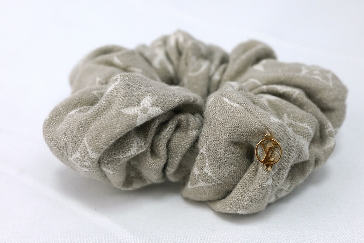 LOUIS VUITTON ルイヴィトン シュシュ モノグラム ジャカード デニム ヘアゴム ヘアアクセサリー シュシュ コットン レディース ベージュ M78...