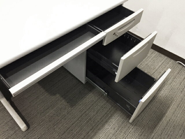 オカムラ SD 片袖机 W1200×D700×H700 中古 [2]