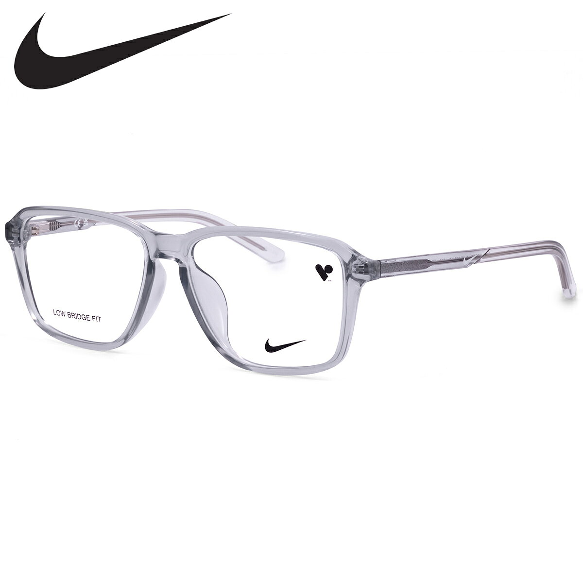 商品基本情報商品カテゴリー：メガネブランド名：NIKE (ナイキ)型番：7074LB 030 フレームカラー：クリスタルウルフグレー レンズカラー：--紫外線カット率：--可視光線透過率：--鼻パッド：なしレンズシェイプ分類：ウェリントンフレームタイプ分類：フルリムフレーム材質：プラスチック レンズ材質：デモレンズおすすめの性別：ユニセックス ----------------------------------------------- おすすめの性別：男性にも おすすめの性別：女性にもオススメです。 -----------------------------------------------付属品：専用ケース、レンズクロス、取り扱い説明書 ※付属品の仕様は予告なく変更になる場合がございます。予めご了承くださいませ。状態：新品未使用国内正規品、ローブリッジフィット デモレンズがセットされた状態での使用はできません。ご使用の際は必ずレンズを入れ替えてください。商品サイズ情報【A】レンズのよこ幅：56mm 【B】レンズのたて幅：41mm 【C】ブリッジ幅：15mm 【D】全体のよこ幅：142mm 【E】全体のたて幅：46mm 【F】テンプルの長さ：145mmメーカー公表サイズ：56□15-145電脳眼鏡が厳選したレンズについてご希望のレンズの屈折率やコートの種類等により、「NIKON」「SEIKO」「HOYA」などのメーカーが発売している多くのレンズの中から最適なレンズを厳選しています。7074LB 030 56透明感と落ち着きのある雰囲気を兼ね備えた、クリスタルウルフグレーのウェリントンフレーム。クリアグレーをベースにした絶妙なカラーリングは、顔まわりに軽やかさをプラスしながら、主張しすぎない洗練された印象を演出します。ベーシックカラーでは少し物足りないという方にも取り入れやすく、カジュアルからビジネスまで幅広いスタイルに自然と馴染む一本です。56mmのやや大きめレンズサイズは、広い視界と存在感のあるシルエットを実現し、ゆったりとした掛け心地も魅力。軽量なプラスチックフレームを採用しているため、長時間の着用でも快適にお使いいただけます。さらに、ローブリッジフィット設計により、ズレにくく安定したフィット感をサポート。テンプルにはクリア素材を組み合わせたバイカラーデザインを採用し、横顔に軽快なアクセントをプラスしました。光の当たり方によって表情が変化する透明感のあるカラーが、さりげない個性と上質感を演出。毎日のスタイリングに自然と溶け込み、長く愛用したくなる一本です。- NIKE（ナイキ）-スポーツブランドとして世界的に支持を集めるNIKE（ナイキ）。軽量でフィット感に優れた設計により、日常使いにはもちろん、アクティブなシーンでもズレにくく、クリアな視界をキープします。スタイリッシュで洗練されたデザインは性別や年代を問わず取り入れやすく、お手頃な価格で手に入るコストパフォーマンスの高さも魅力。アクティブなライフスタイルを支える、信頼のスポーツアイウェアブランドです。