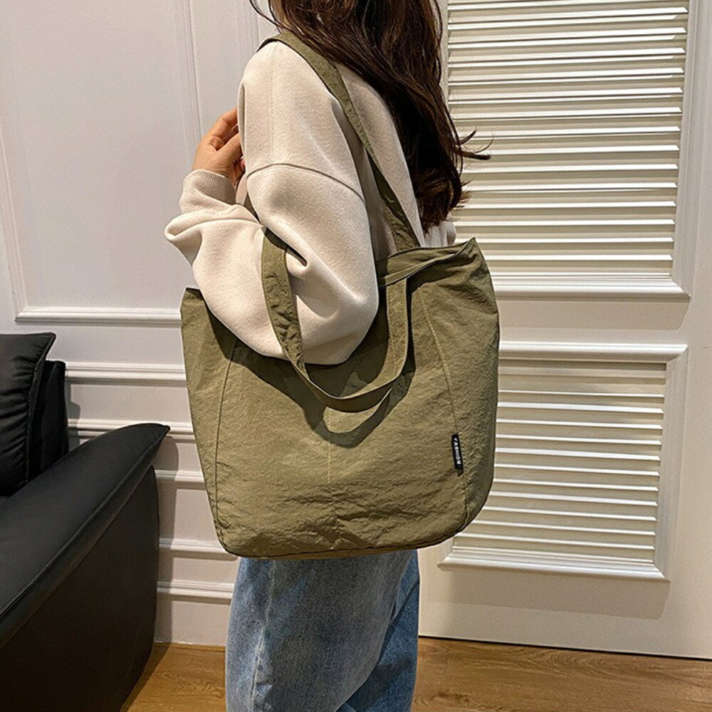 【限定 SALE】シングルショルダーバッグ 通勤 / 学生用 大容量 3L ナイロン製 日本製・防水 30cm カジュアル レディース opxisstore-10022324 オプシスストア サンプル画像3