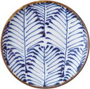 おめでたい植物松竹梅の松を描いた 小皿 直径10.5cm お正月や敬老の日 還暦を祝う場などにぴったり 贈り物にも 醤油皿や薬味皿 お茶菓子皿などに使えます 波佐見焼 日本製 エンヴェールヘ
