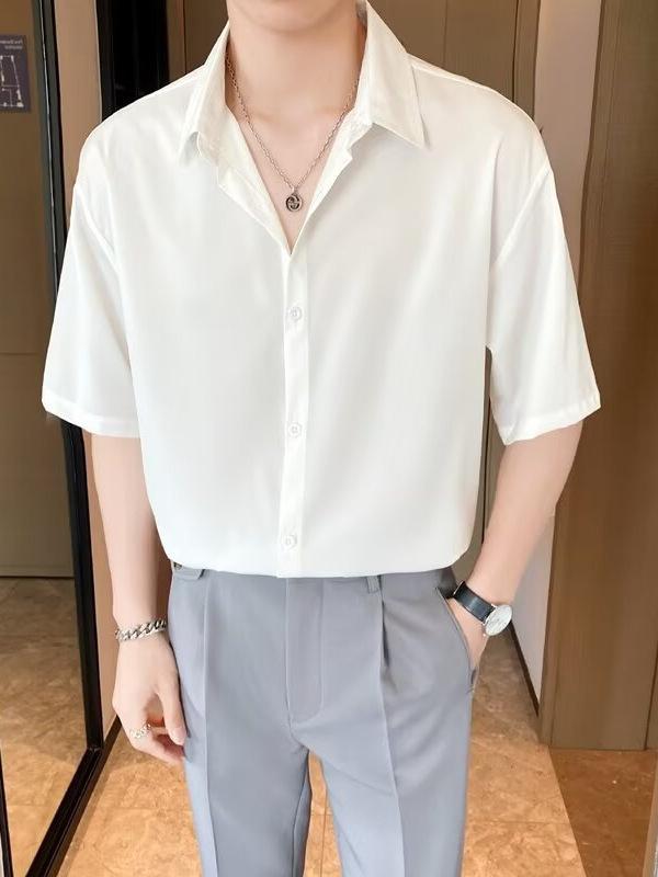 ・スタイル: 韓版・カテゴリ: シャツ・袖丈: 短袖・柄: 無地・厚み: 普通・版型: ゆったり・ネックライン: スタンドカラー・主な素材: ポリエステル・カラー展開: グリーン.ブラック.ホワイト.グレー.ブラウン・サイズ展開: M.L.XL.XXL・対象年齢: ティーン・対象性別: メンズ・機能: 耐摩耗.ノーアイロン・詳細: ステッチ・フィット感: ゆったり・シーン: カジュアル
