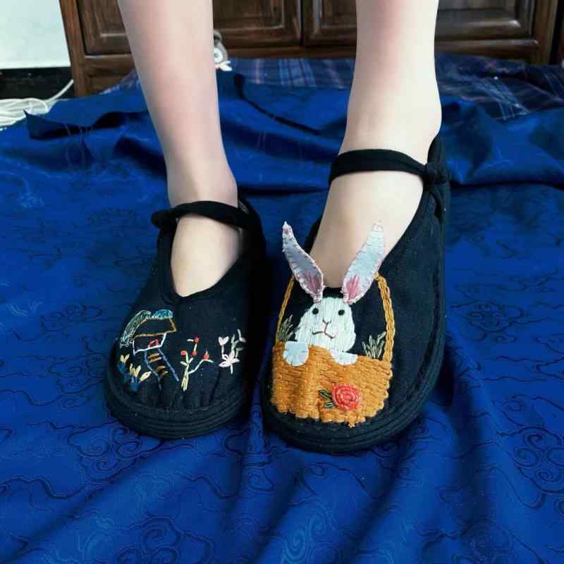 2個セット布靴 レディース 手編み 刺繡 ウサギ柄 ラウンドトゥ フラットソール 一文字 ストラップ 麻 通気性 千層底 黒 ブラック カジュアル 春夏 秋冬・項目: スタイル