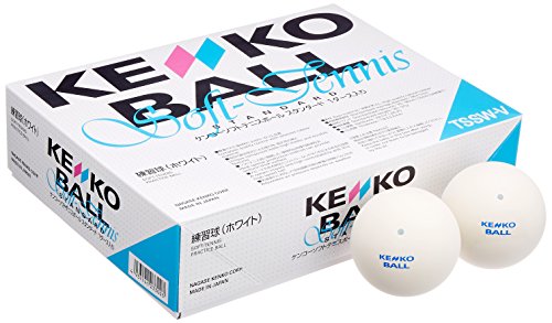 ◆商品名：ナガセケンコー(KENKO) ソフトテニスボール スタンダード ホワイト 1ダース(12個) TSSW-V 原産国: 日本 (製品改良の為、予告なく産地変更する事があります) 重量: (約)30-31g 直径: 約66±1mm 材質: 天然ゴム デザインカラー: 白 軟式テニス用(練習球) マル健ボール、日本のスタンダードを目指して・・・KENKO BALL、世界のスタンダードを目指して・・・ 東京都墨田区に長瀬ゴム製作所を設立。軟式野球ボール、軟式テニスボール、輸出用ビーチボール等の製造販売を開始。 終戦の翌年、長瀬ゴム工業株式会社を設立。厚生省のボール製造指定工場としてボール生産を再開。 焼け跡の少年達に楽しみの光明をともした[ 野球 ]の底辺層を支える。生産の充実と品質の改善に努め国内連盟の公認を取得。 また、競技大会を積極的に創設。試合の機会を増やし、試合球や優勝旗の協賛などの支援で、国内スポーツの振興・発展に貢献すべく尽力する。 ボールの他にも、健康の為の様々な用具を開発し、屋内で年齢を問わず楽しめるトリムボールや、ラケットテニス、ミニテニスなど・・・・ 楽しくて安全な最高品質の製品を通して、世界に健康をお届けします。