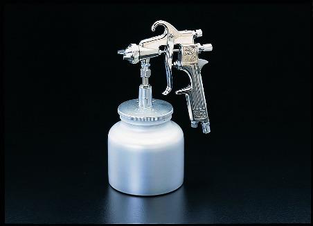 仕様：●メーカー…近畿製作所●型番…CREAMY(KL)63S-15＋KS-10-2●用途…中物・高級塗装用、ラッカー塗装用●塗料供給方式…吸上式●ノズル径…1.5mm●塗料噴出量…230L/min●吹付距離…250mm●カップ容量…1000ml●使用コンプレッサー…0.75kw●使用圧力…0.34MPa●吐出し空気量…150L/min●取付ねじ…G 1/4”●重量…760g商品画像に関する注意事項：●画像に数字等の情報が入っている場合は、　品番末尾が対象商品の画像となります。