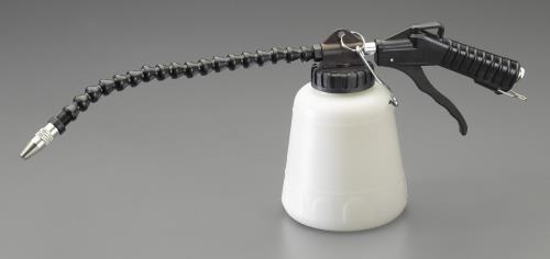 仕様：●ノズル長:300mm●使用圧力:0.5~0.8MPa●吐出空気量:200l/min●吸入口:G1/4”●穴径:3mm●ポリエチレン製●★エアー、液体の兼用式●ノズル部はフレキシブルに曲げることができます。●使用コンプレッサー:2.25kw以上●容量:1L●サイズ:525×125×185mm●重量:620g商品画像に関する注意事項：●画像に数字等の情報が入っている場合は、　品番末尾が対象商品の画像となります。