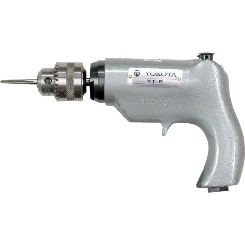特長：テーパーチャック採用で芯ブレ精度が抜群です。2つのプッシュボタン装置を備え、正逆両回転に操作でき、小型軽量で作業者の疲労度を軽減します。仕様：チャック能力(mm)：8タップ能力(mm)：8(アルミニウム)、6(鉄)無負荷回転数(min［［の−1乗］］)：2100空気消費量(［［M3］］/min)：0.4ホース取付口：Rc1/4排気：前方全長(mm)：196無負荷回転数(rpm)：2100使用空気圧力：0.6MPaセット内容／付属品：チャックハンドル（9600 3001 0000）タッチジョイント（9690 0002 0000）　●代表画像について 商品によっては、代表画像を使用している場合がございます。 商品のカラー、サイズなどが異なる商品をイメージ画像として 使用させて頂いている場合がございます。 必ず、商品の品番と仕様をご確認のうえ、ご注文お願いいたいます。 　●北海道・沖縄・離島・一部地域の送料について 別途追加で送料がかかる場合がございます。 送料がかかる場合は、メールにて送料をご連絡させて頂き、 お客様にご了承頂いてからの手配となります。 　●お買上げ明細書の廃止について 当店では、個人情報保護と環境保護の観点から同封を廃止しております。 お買上げ明細書が必要な場合は、備考欄に「お買上げ明細必要」と 記載お願いいたします。 当店からの出荷の場合は、同封にて発送させて頂きます。 （※メーカー直送の場合は、PDFデータをメールさせて頂きます。） 　注意事項 ※商品名に【2個セット】等、数量の明記がない場合は1個での販売となります。