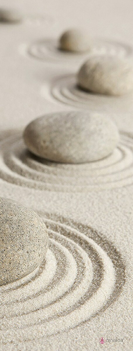 Nirvana Yoga 高品質プレミアム ヨガマット 4mm Zen Stones On Sand マイクロファイバータオル 高品質天然ゴム キャリーバッグ付き [ 柄 ストレッチ エクササイズ ホットヨガ ピラティス ヨガ マット おしゃれ デザイン ダイエット 器具]