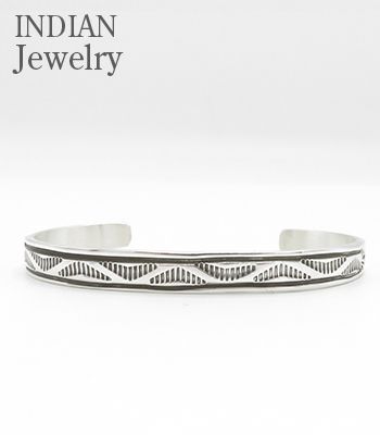 INDIAN JEWELRY ʥХ²|Bruce Morgan|ץ|Х󥰥NAVAJO STAMPED SILVER BANGLE١ڥᥫͥƥ֡IJ-336(Bangle)