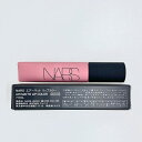 名称：NARS ナーズ エアーマットリップカラー 00033ローズヌード ＜説明＞ 大胆にぼかして。官能的な柔らかさ。しなやかなマット。 クッションのように柔らかく、空気にキスされるようなフェザーのように軽いピグメントが唇を彩ります。 カラーディフュージョンコンプレックスが、クリーミーな質感を残しつつソフトフォーカスされた仕上がりに。 意図した通りに重ねてぼかせるカスタムデザインされたアプリケーターが、求めていた快適さを実現したマットリップ。 生産国：カナダ製　