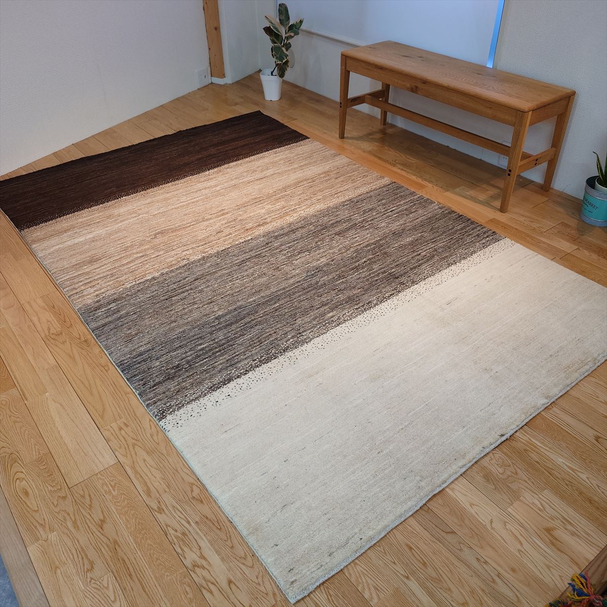 夏でも快適オーガニックラグ 四季を楽しむオールシーズンラグ ガゼニラハット リビング 243x153cm P136 グレー アイボリー ブラウン 無染色 気持ちいい 肌ざわり最高 モダン