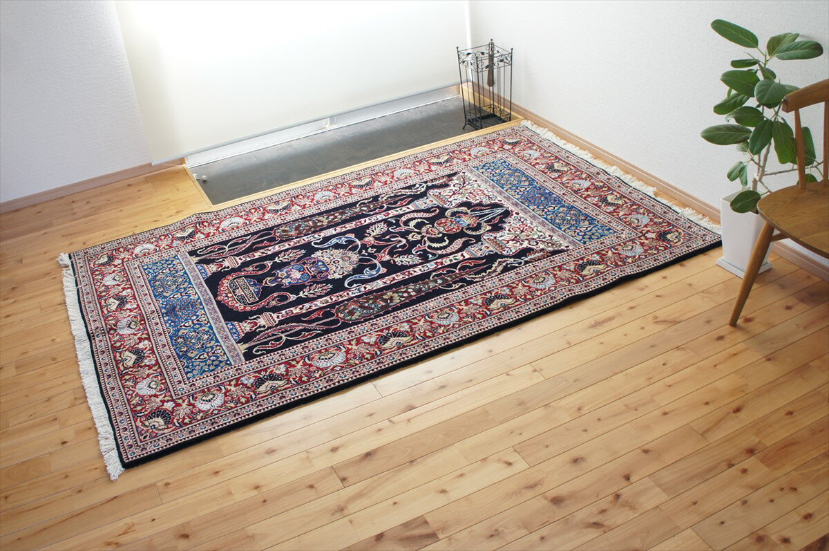 ペルシャ絨毯 【本物イラン産】 カシャン産 ブラック 黒 糸杉柄 220×140cm ペルシャじゅうたん 手織り ペルシャ 絨毯 じゅうたん 長方形 ラグ 厚み 華やか おしゃれ リビング 部屋 豪華 高級 メフラブ 伝統工芸品 インテリア PS8281 [2]