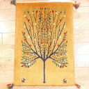 ぺルシャ ギャッベ 【本場 イラン産】 90x62cm 厚み 2.33cm セール ギャベ 玄関マット 遊牧民 カシュガイ族 ザクロ 生命の木 風景 ヤギ 羊 イエロー 黄色 風水 金運 北欧 ナチュラル シンプル 上質 おしゃれ 天然素材 草木染め 手織り絨毯 RJ15012