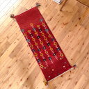 ペルシャ ギャッベ 本場 イラン産 120x43cm 厚み 2.37cm レッド 赤色 茜色 花 生命の木 ヤギ Gabbeh 赤ちゃんも安心 カシュガイ族 遊牧民族 ソファ前 ミニランナー 細長い キッチンマット 上がり框 RD16162