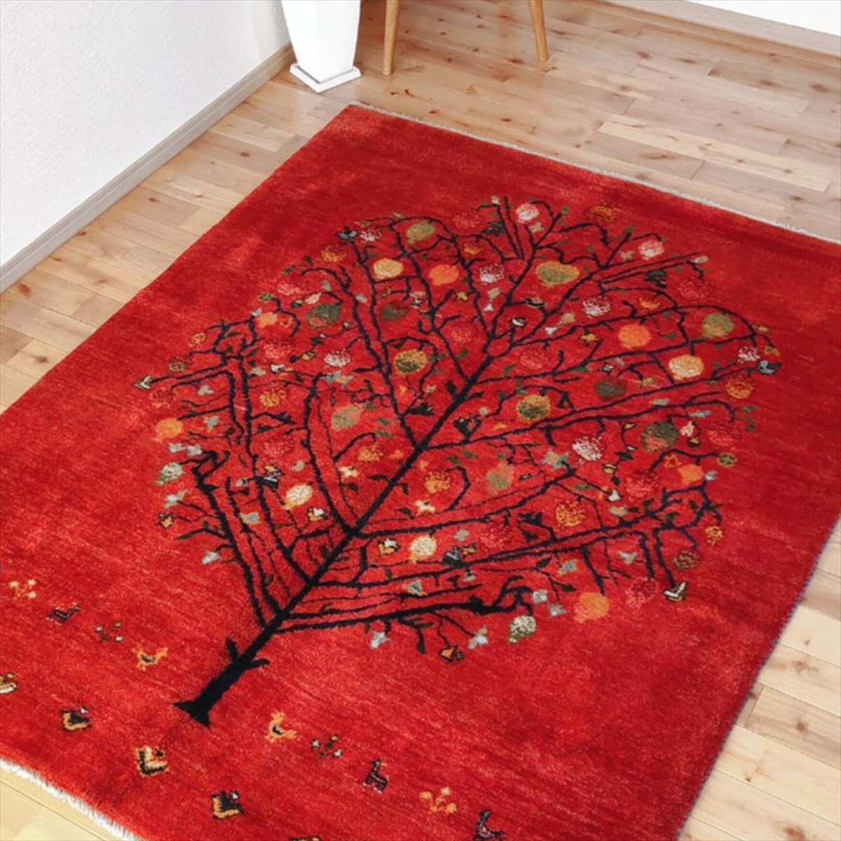 ぺルシャ ギャッベ 本場イラン産 ラグ ギャベ ウール100% 遊牧民 シラーズ カシュガイ族 天然素材 草木染め 手織り 約1.5畳 ソファ前 197x152cm 厚み 2.55cm ベージュ アイボリー ザクロ 生命の木 RJ11735