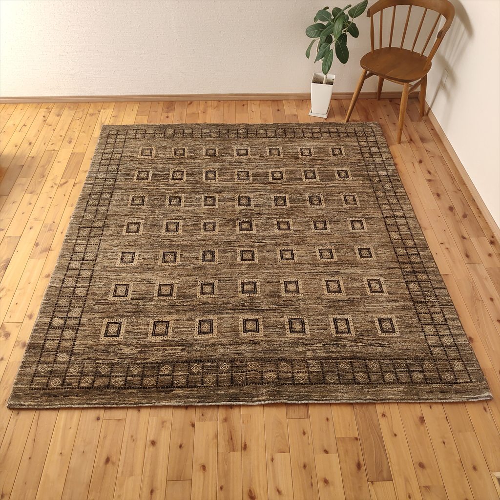 ガゼニラハット 手織りウールラグ 四季を楽しむオールシーズン絨毯 206x195cm 厚み 1.40cm リビング ソファ前 正方形 ナチュラル グレー ベージュ 幾何学 スクエア 快適 耐久性 天然素材 P197 orientalrugfactory-10003811 オリエンタルラグファクトリー サンプル画像3