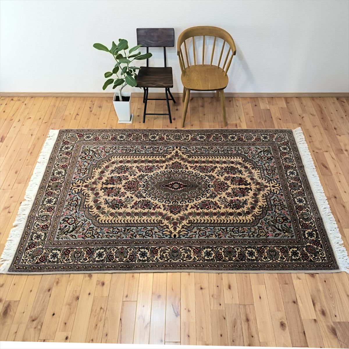ペルシャ絨毯 【本物イラン産】 クム産 ウール ベージュ 花柄 220×150cm 手織り絨毯 ラグ 厚み 手織り 絨毯 本場 5大産地 華やか 豪華 高級 NT12388 orientalrugfactory-10001789 オリエンタルラグファクトリー サンプル画像3