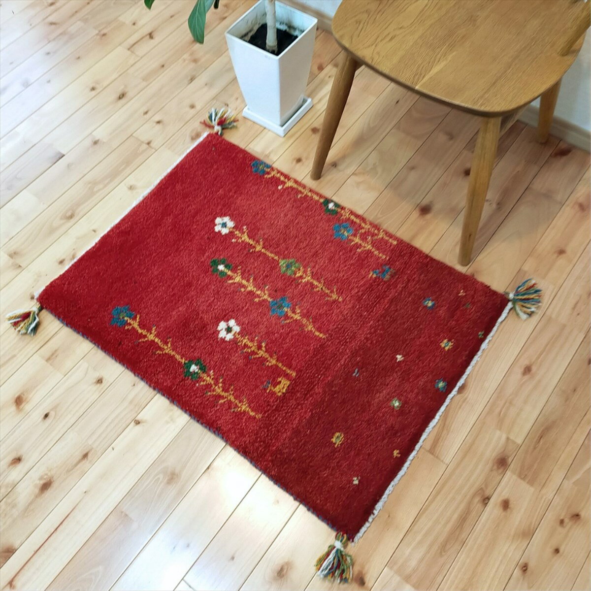 ぺルシャ ギャッベ ギャベ 玄関マット　本場 イラン産 ウール100% セール 天然素材 草木染め 手織り絨毯 ラグ Gabbeh 赤ちゃんも安心 遊牧民族 86x60cm 茜色 赤 ボルドーカラー 花柄 ヤギ 羊 RD8944