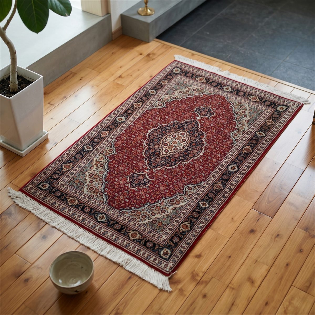 Plain - ペルシャ絨毯 【本物イラン産】 タブリーズ産 117×75cm アンティークレッド マヒ柄 幾何学文様 手織り ウール シルク オシャレ ギフト 新生活 トライバルラグ 手織り絨毯 5大産地 アンティーク調 華やか 豪華 重厚
