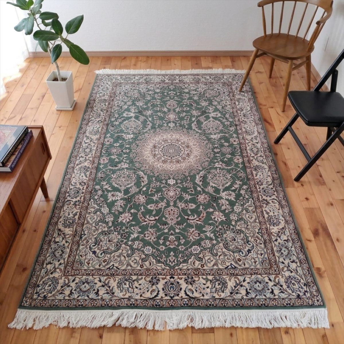 Rakuten - ペルシャ絨毯 ナイン産 9LA 213×134cm 手織り ウール シルク ノーラ 本物イラン産 センターラグ リビング メダリオン アラベスク 唐草 植物文様 グリーン 緑 アイボリー 高級 敷物 上品 華やか TR2014