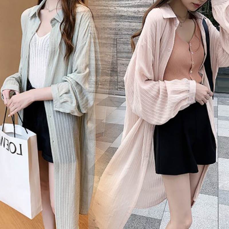 乐天商城 - レディース シアー ストライプ柄 ロング シャツ トップス ブラウス ミディアム丈 ミモレ丈 ひざ下 長袖 ドロップショルダー 襟付き Iライン 前開き 透け感 薄手 羽織り かわいい 大人可愛い シンプル カジュアル おしゃれ 春 夏 お出かけ 普段使い 青 白 ピ 韓国 オルチャン